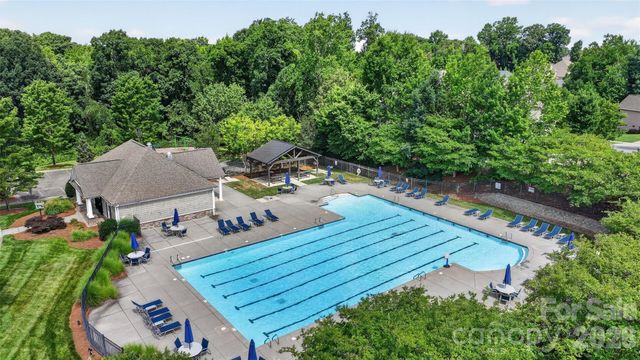 9220 Kensington Forest Drive, Harrisburg, NC 28075