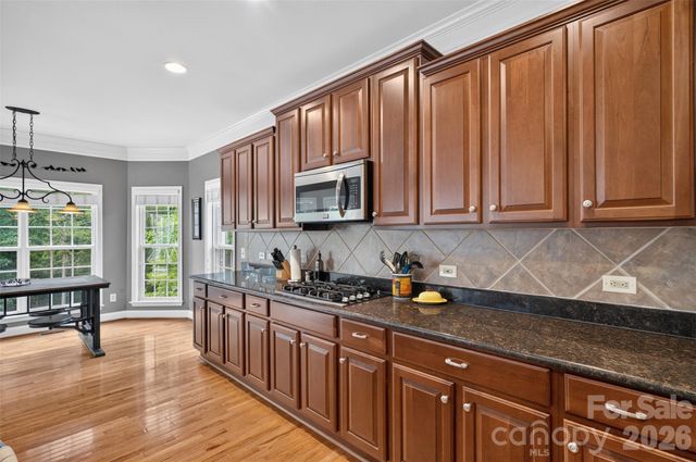 9220 Kensington Forest Drive, Harrisburg, NC 28075