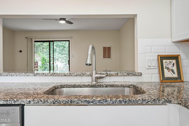 875 Martin Luther King Junior Boulevard Apt 4, Chapel Hill, NC 27514