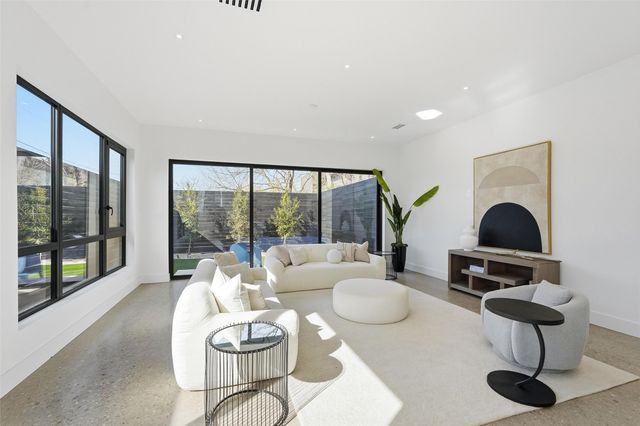 6803 Tyree Street, Dallas, TX 75209