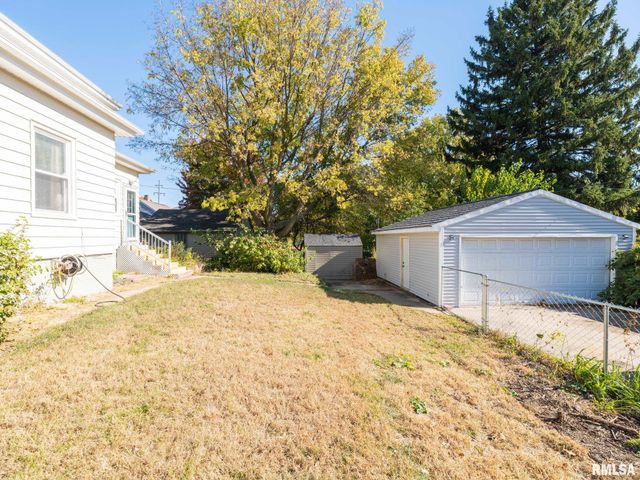 700 E MAYWOOD Avenue, Peoria, IL 61603