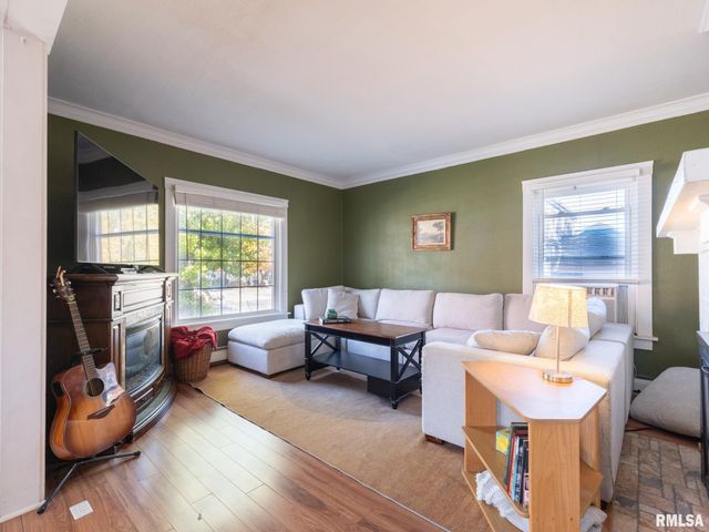 700 E MAYWOOD Avenue, Peoria, IL 61603