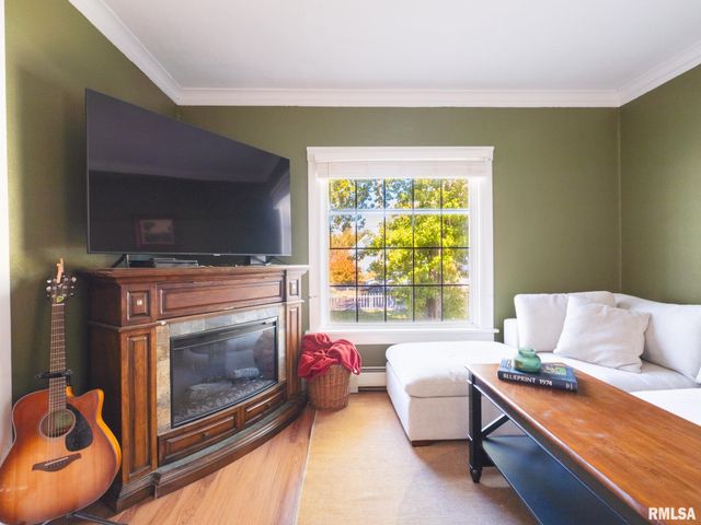 700 E MAYWOOD Avenue, Peoria, IL 61603