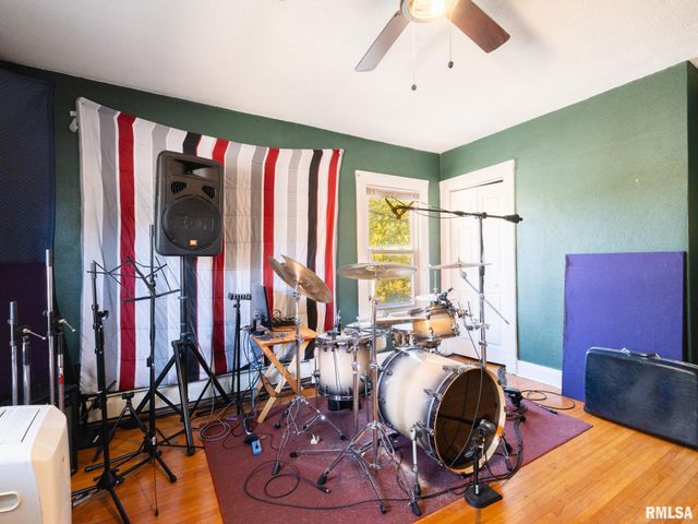 700 E MAYWOOD Avenue, Peoria, IL 61603