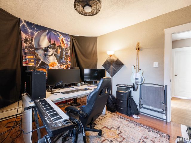 700 E MAYWOOD Avenue, Peoria, IL 61603