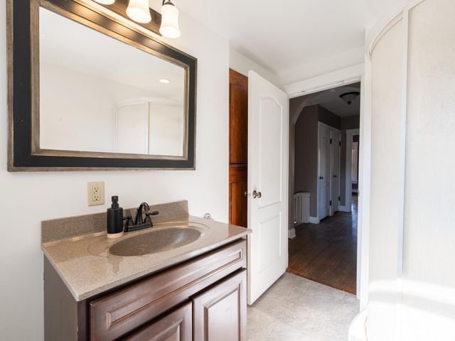 700 E MAYWOOD Avenue, Peoria, IL 61603