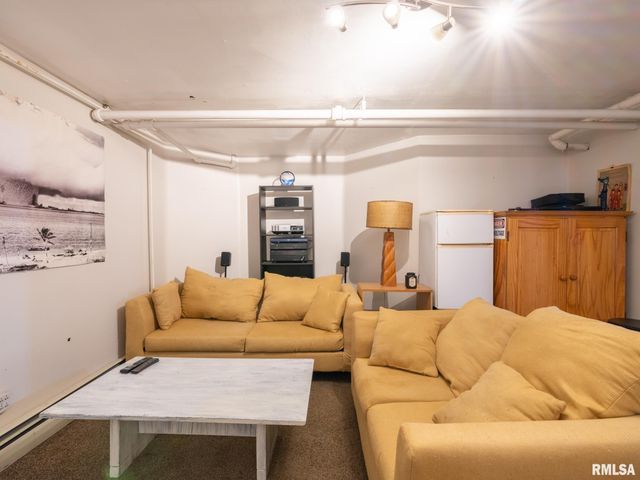 700 E MAYWOOD Avenue, Peoria, IL 61603