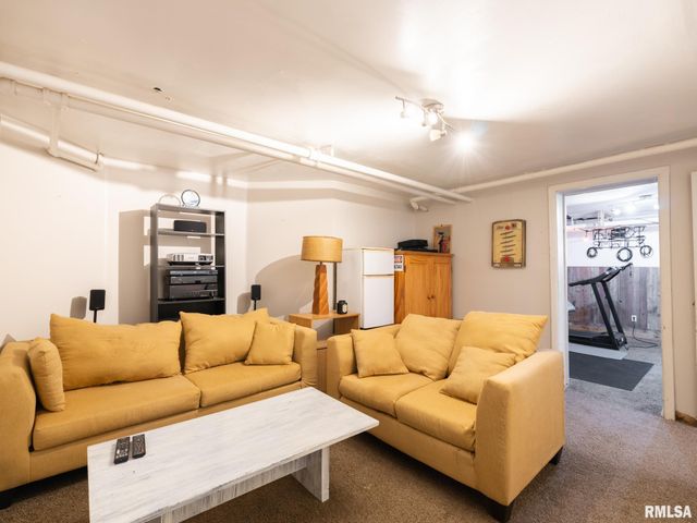 700 E MAYWOOD Avenue, Peoria, IL 61603