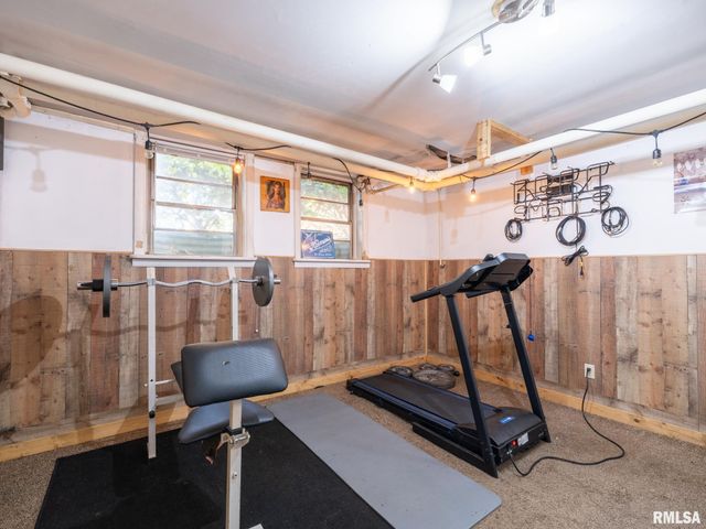 700 E MAYWOOD Avenue, Peoria, IL 61603