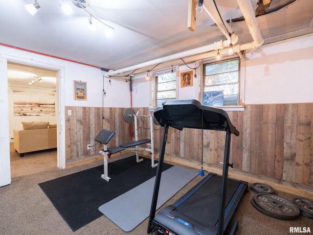 700 E MAYWOOD Avenue, Peoria, IL 61603