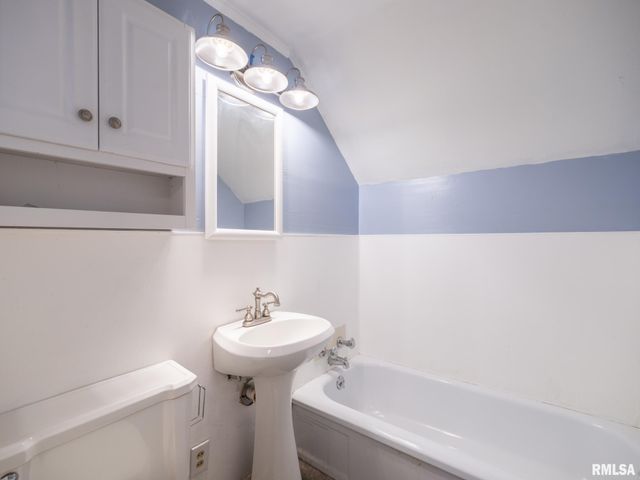 700 E MAYWOOD Avenue, Peoria, IL 61603