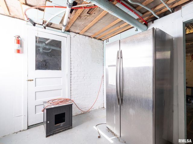 700 E MAYWOOD Avenue, Peoria, IL 61603