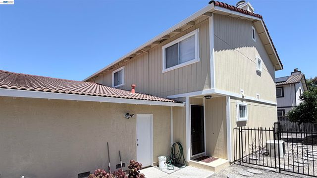 8373 Locust Pl, Dublin, CA 94568
