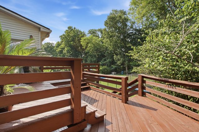 301 Kippsford Pond Rd, Columbia, TN 38401