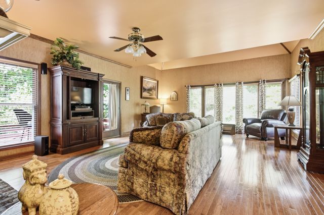 301 Kippsford Pond Rd, Columbia, TN 38401