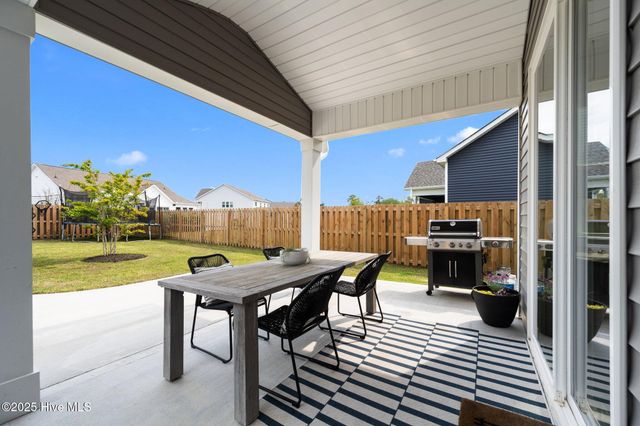 110 Edgewater Way, Surf City, NC 28445