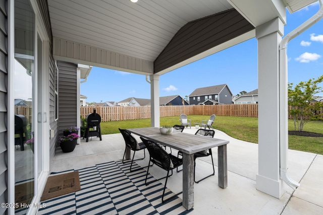 110 Edgewater Way, Surf City, NC 28445