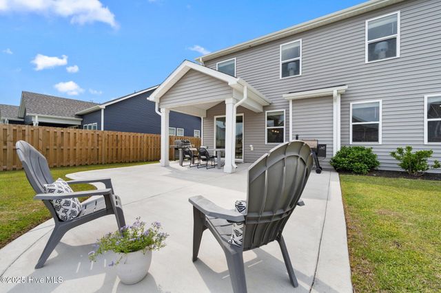 110 Edgewater Way, Surf City, NC 28445