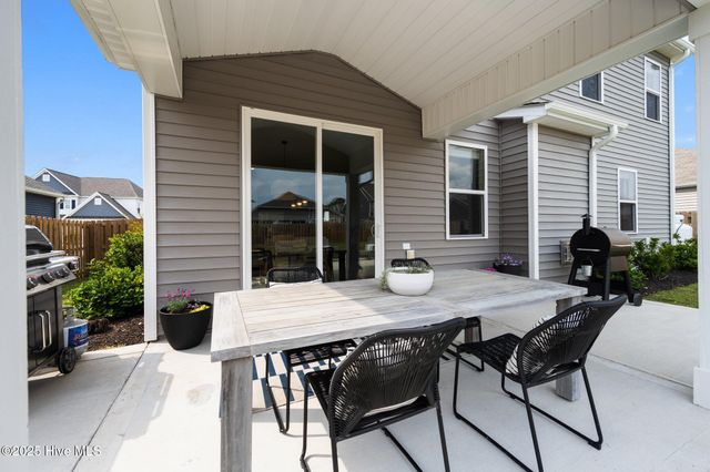 110 Edgewater Way, Surf City, NC 28445