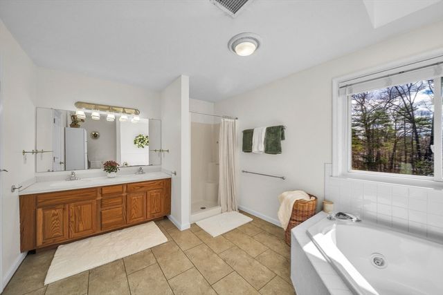 3 Nichols Dr, Grafton, MA 01519