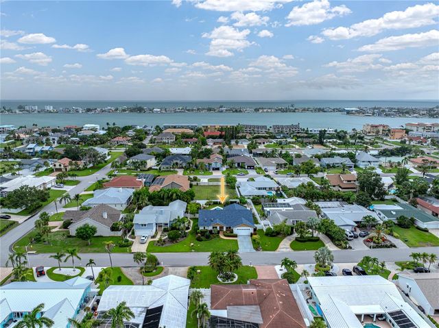 366 6TH AVENUE N, Tierra Verde, FL 33715