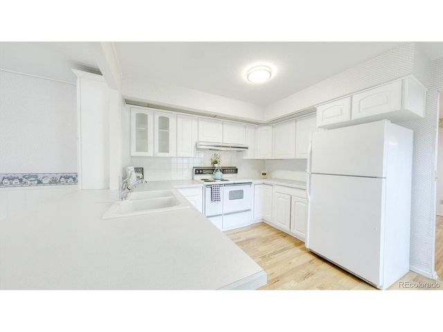 3292 S Onieda Way, Denver, CO 80224