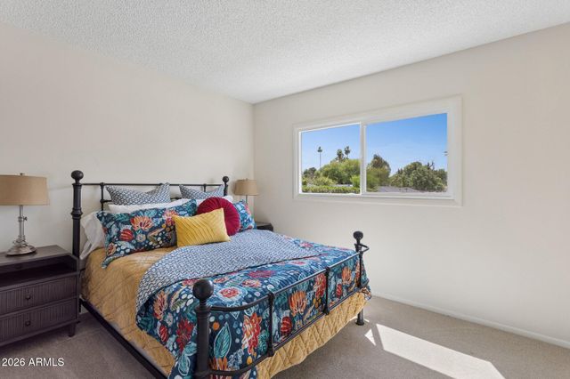 2818 E CLARENDON Avenue, Phoenix, AZ 85016