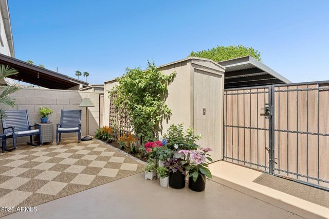 2818 E CLARENDON Avenue, Phoenix, AZ 85016