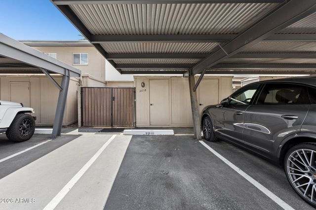 2818 E CLARENDON Avenue, Phoenix, AZ 85016