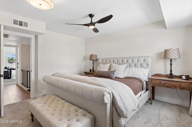 2818 E CLARENDON Avenue, Phoenix, AZ 85016