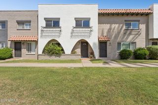 2818 E CLARENDON Avenue, Phoenix, AZ 85016