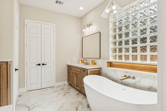 1713 Briaroaks Drive, Flower Mound, TX 75028