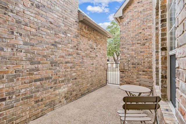 1713 Briaroaks Drive, Flower Mound, TX 75028
