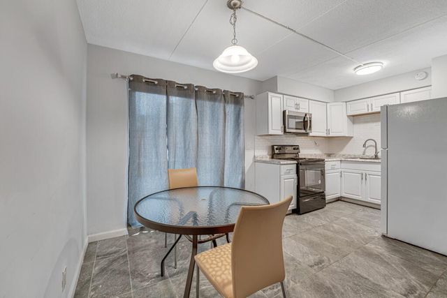 3621 Townhouse Court, West Palm Beach, FL 33407