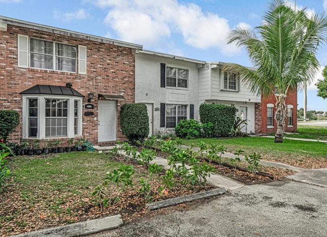 3621 Townhouse Court, West Palm Beach, FL 33407