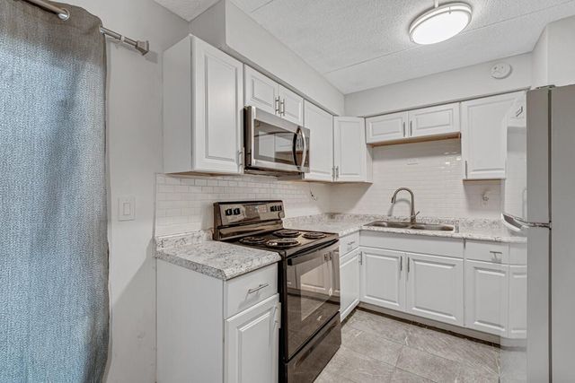 3621 Townhouse Court, West Palm Beach, FL 33407