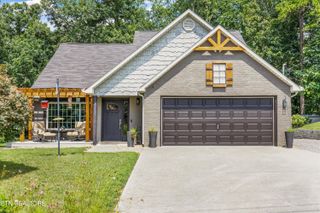 320 Crestwood Drive, Lenoir City, TN 37771