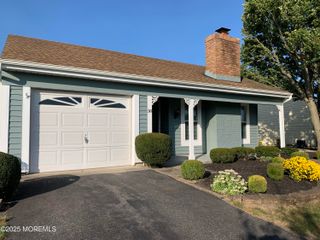 30 Gladstone Avenue, Manchester, NJ 08759