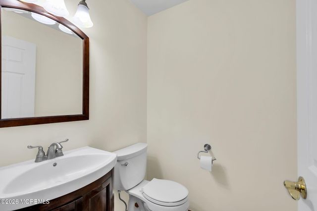 8 Winding Woods Way, Manalapan, NJ 07726