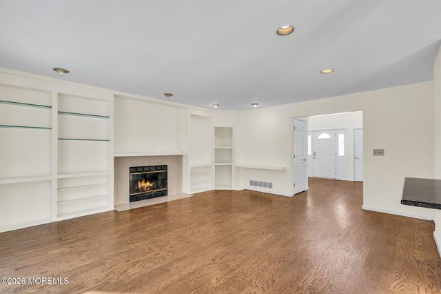 8 Winding Woods Way, Manalapan, NJ 07726