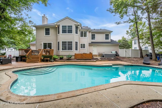 8 Winding Woods Way, Manalapan, NJ 07726