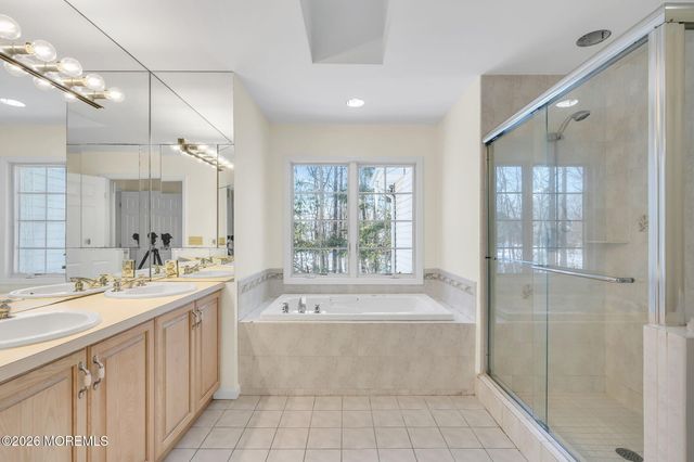 8 Winding Woods Way, Manalapan, NJ 07726