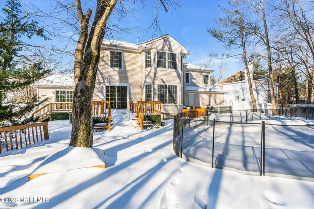 8 Winding Woods Way, Manalapan, NJ 07726