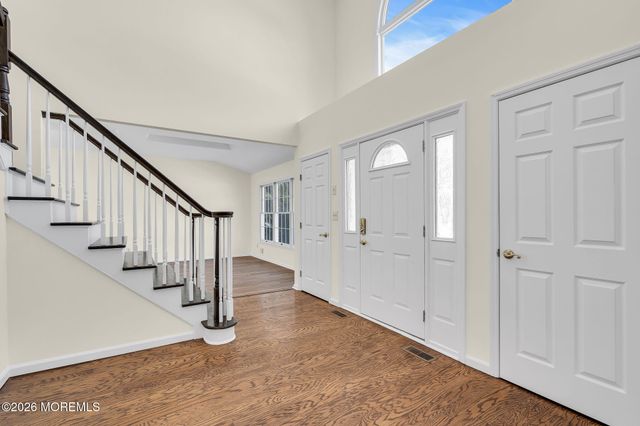 8 Winding Woods Way, Manalapan, NJ 07726