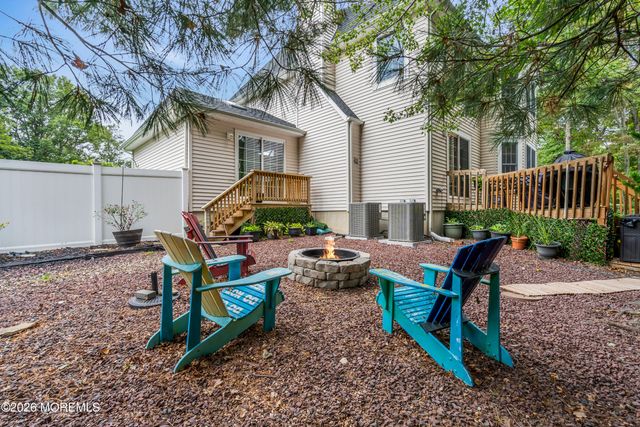 8 Winding Woods Way, Manalapan, NJ 07726