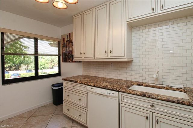 1510 Mainsail DR 7, Naples, FL 34114