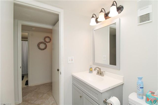 1510 Mainsail DR 7, Naples, FL 34114