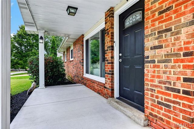 34 Highland Drive, St Charles, MO 63303