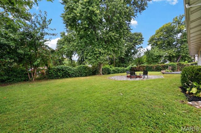 34 Highland Drive, St Charles, MO 63303