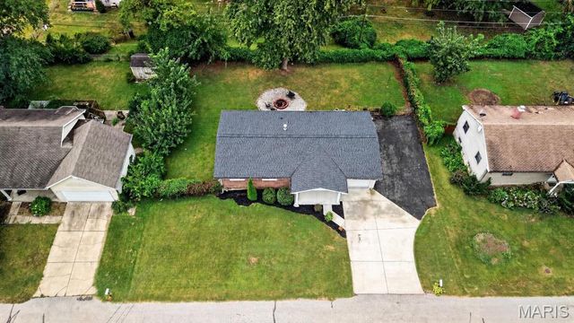 34 Highland Drive, St Charles, MO 63303